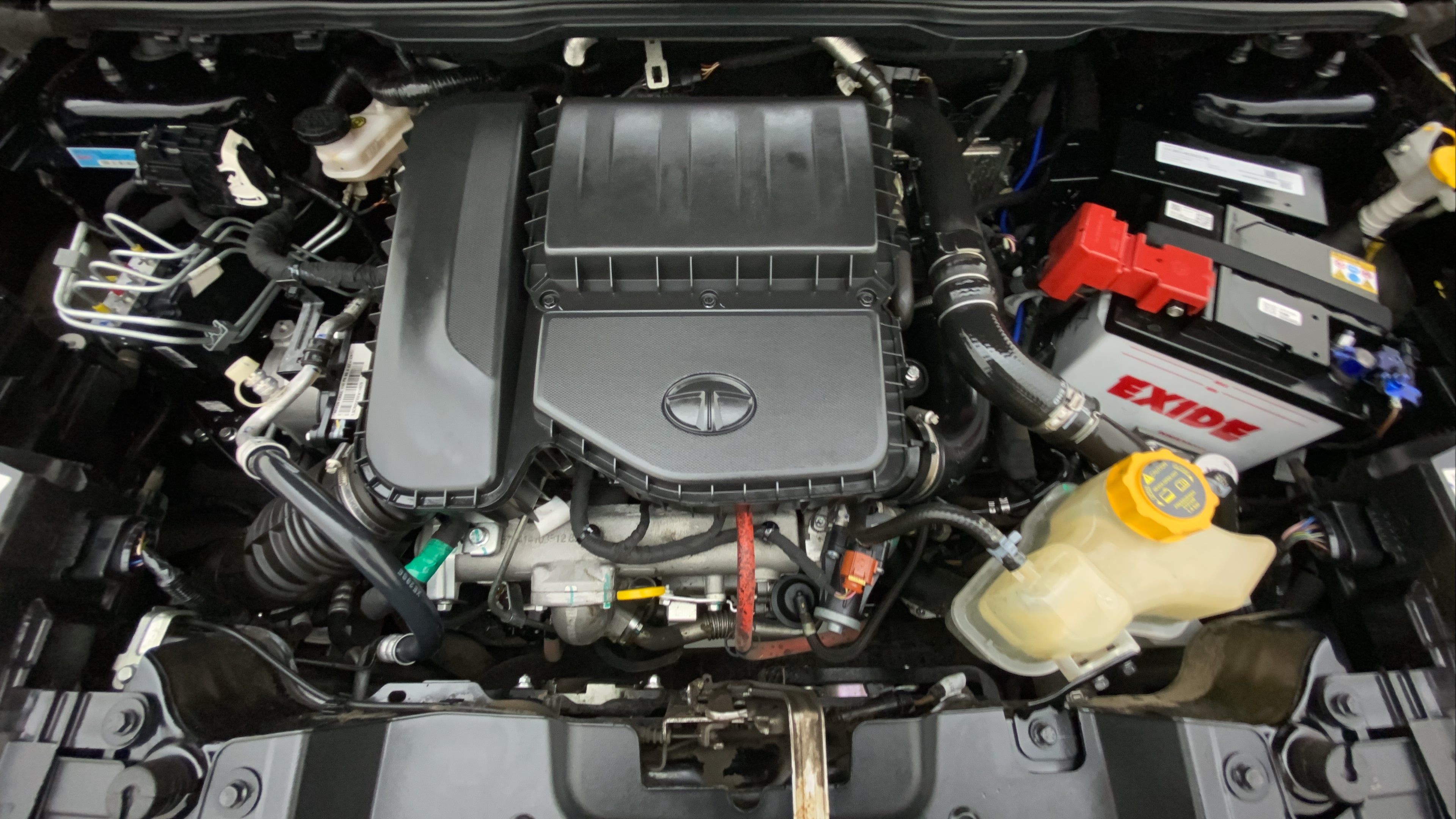 Engine bay of a Tata Nexon 2017-2023