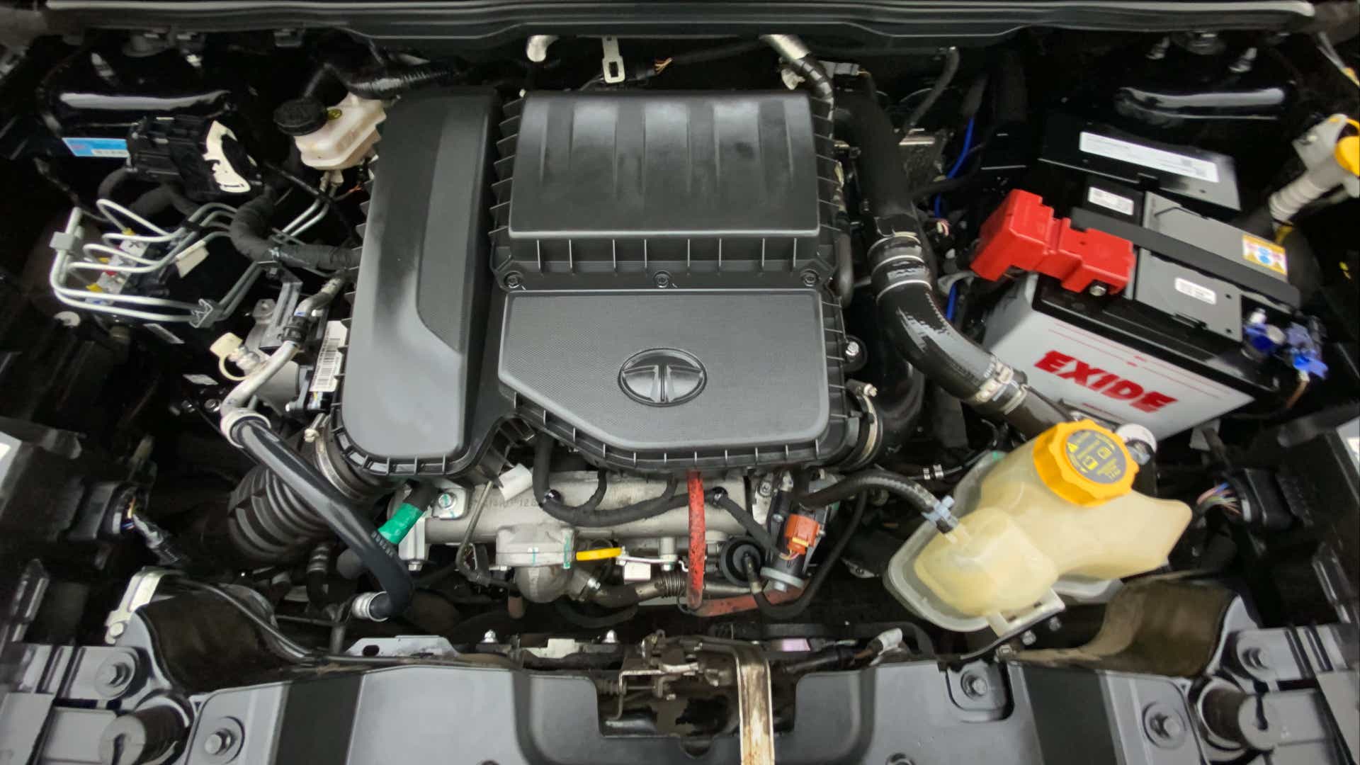 Engine bay of a Tata Nexon 2017-2023