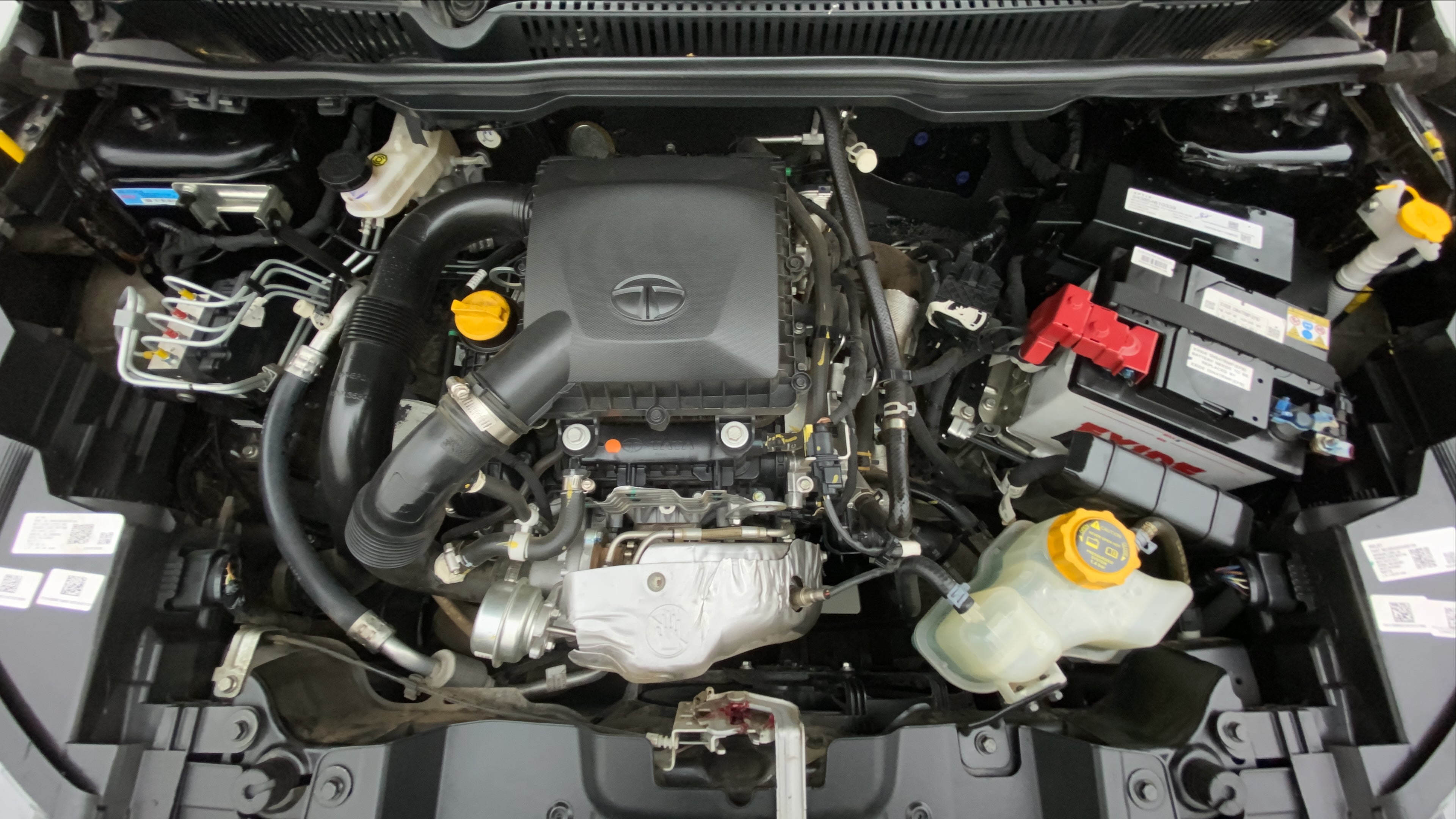 Engine bay of a Tata Nexon 2017-2023