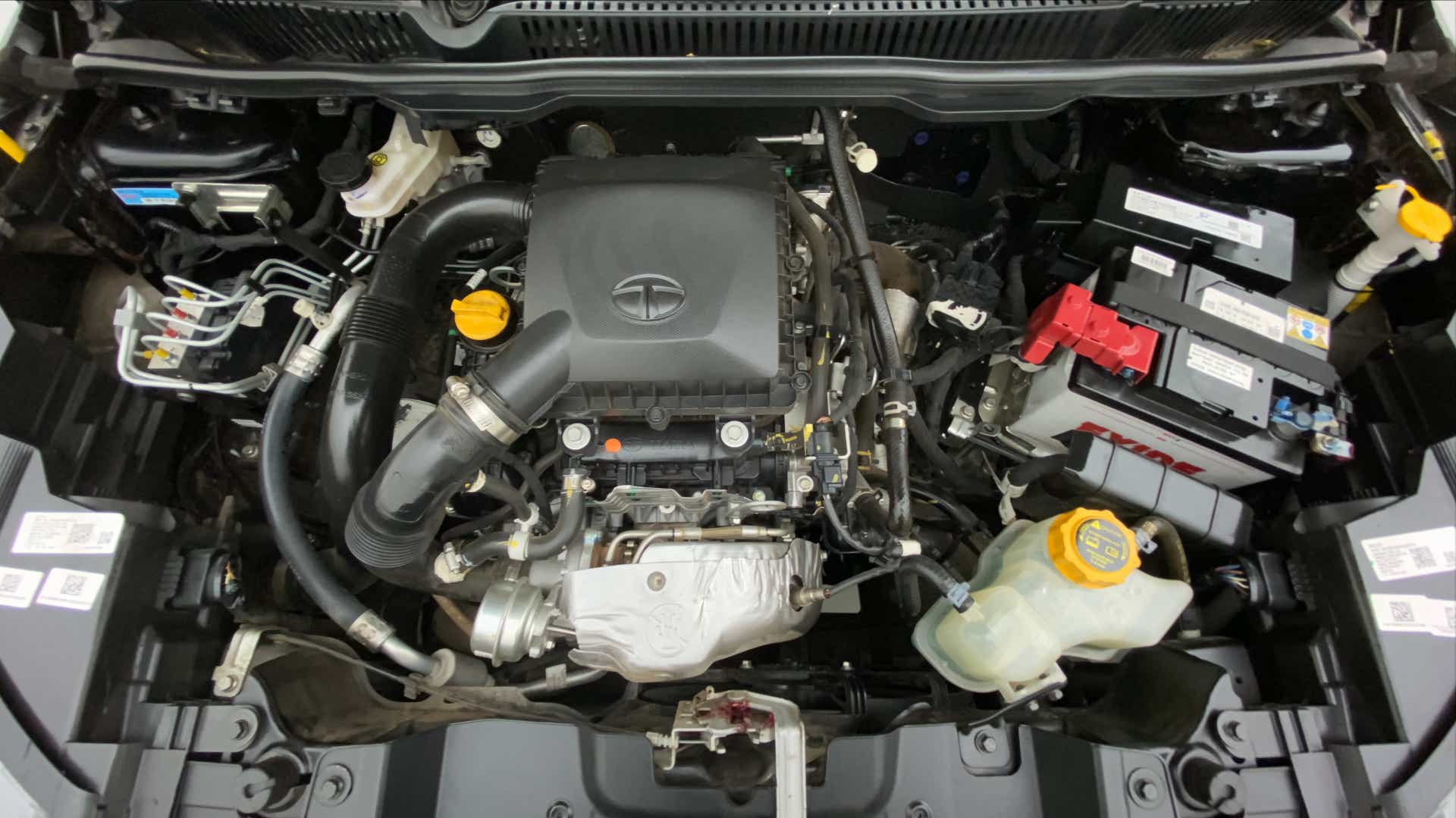Engine bay of a Tata Nexon 2017-2023