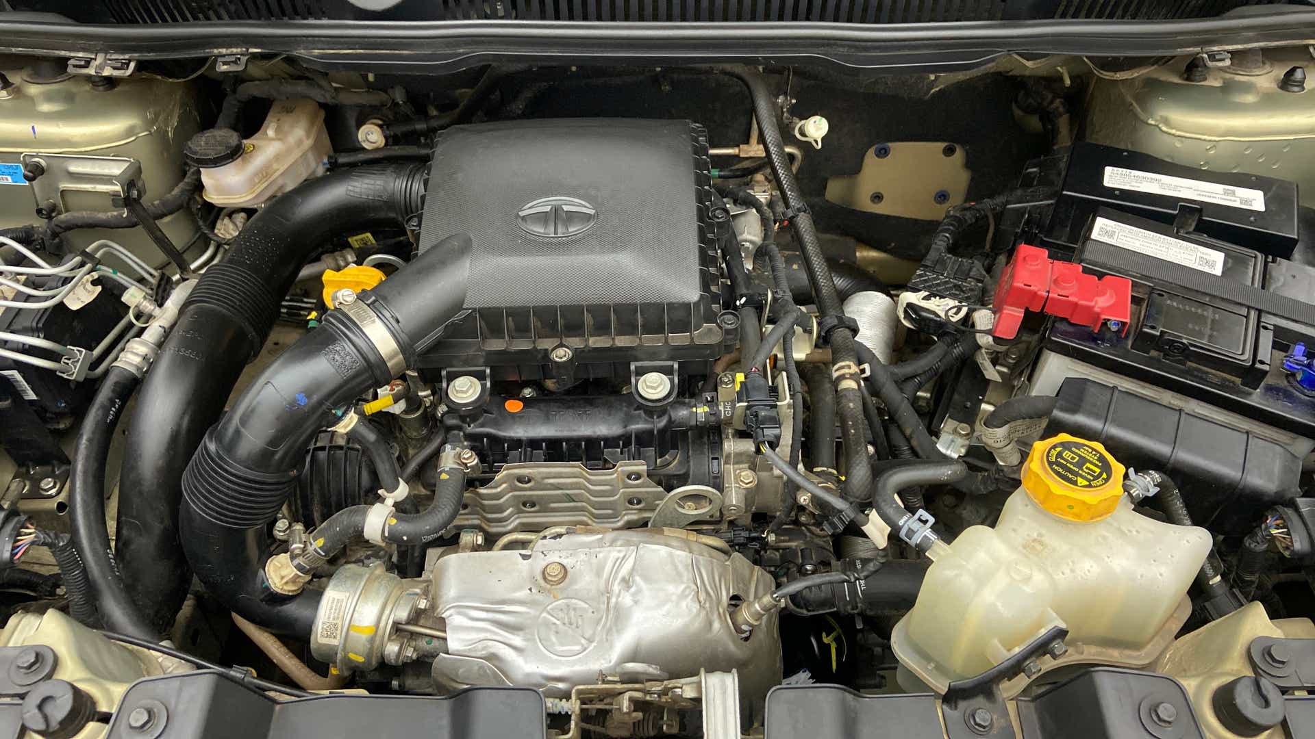 Engine bay of a Tata Nexon 2017-2023