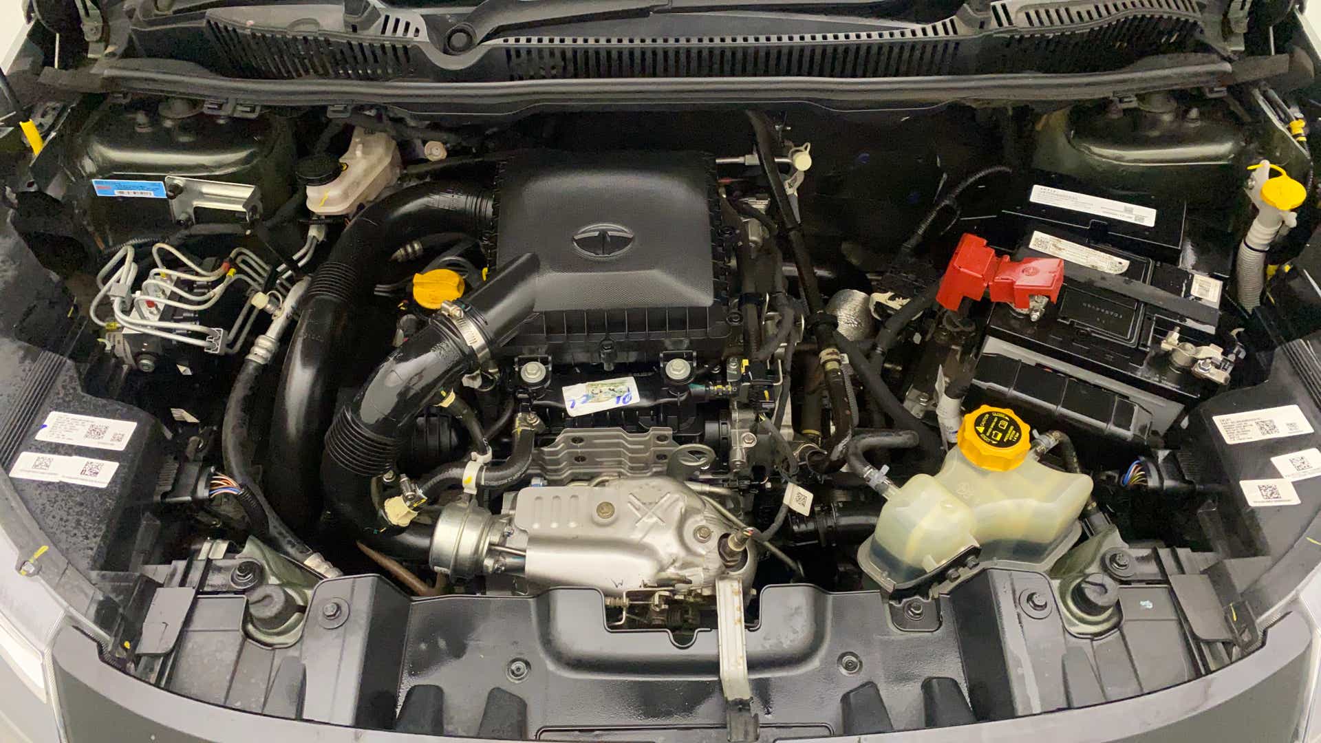 Engine bay of a Tata Nexon 2017-2023