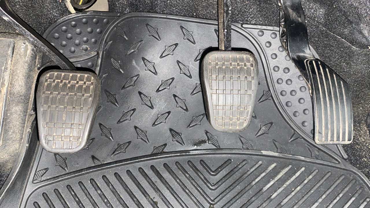 Pedal cluster of a Tata Nexon 2017-2023