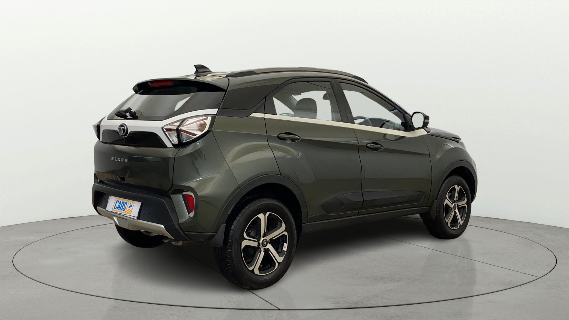 Rear three-quarter view of a Tata Nexon 2017-2023
