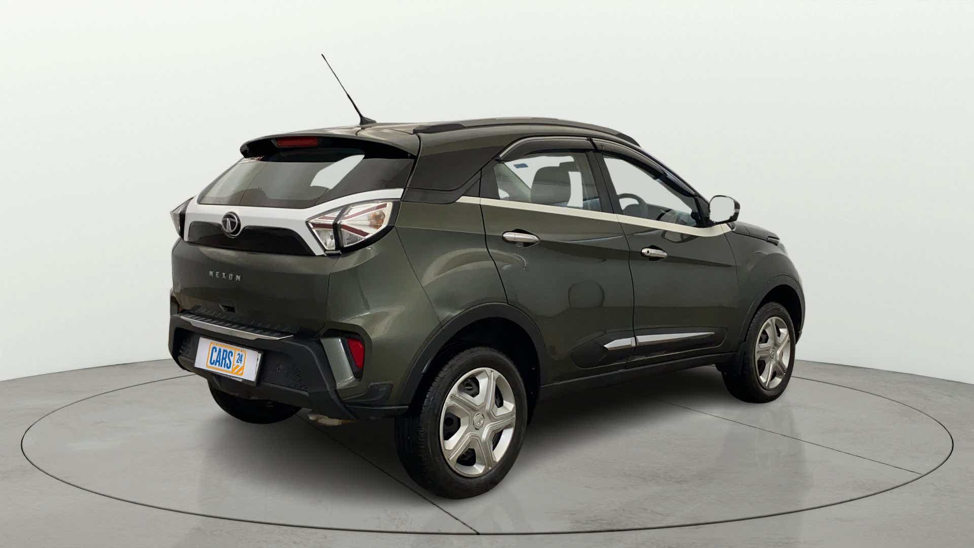 Rear three-quarter view of a Tata Nexon 2017-2023