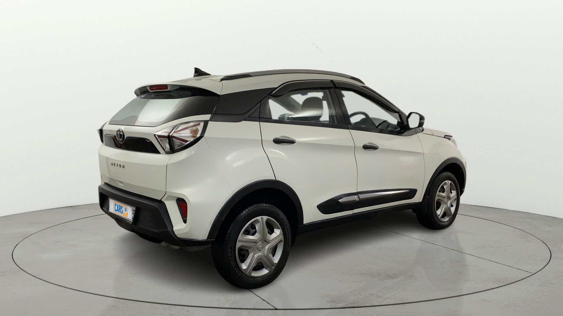 Rear three-quarter view of a Tata Nexon 2017-2023.