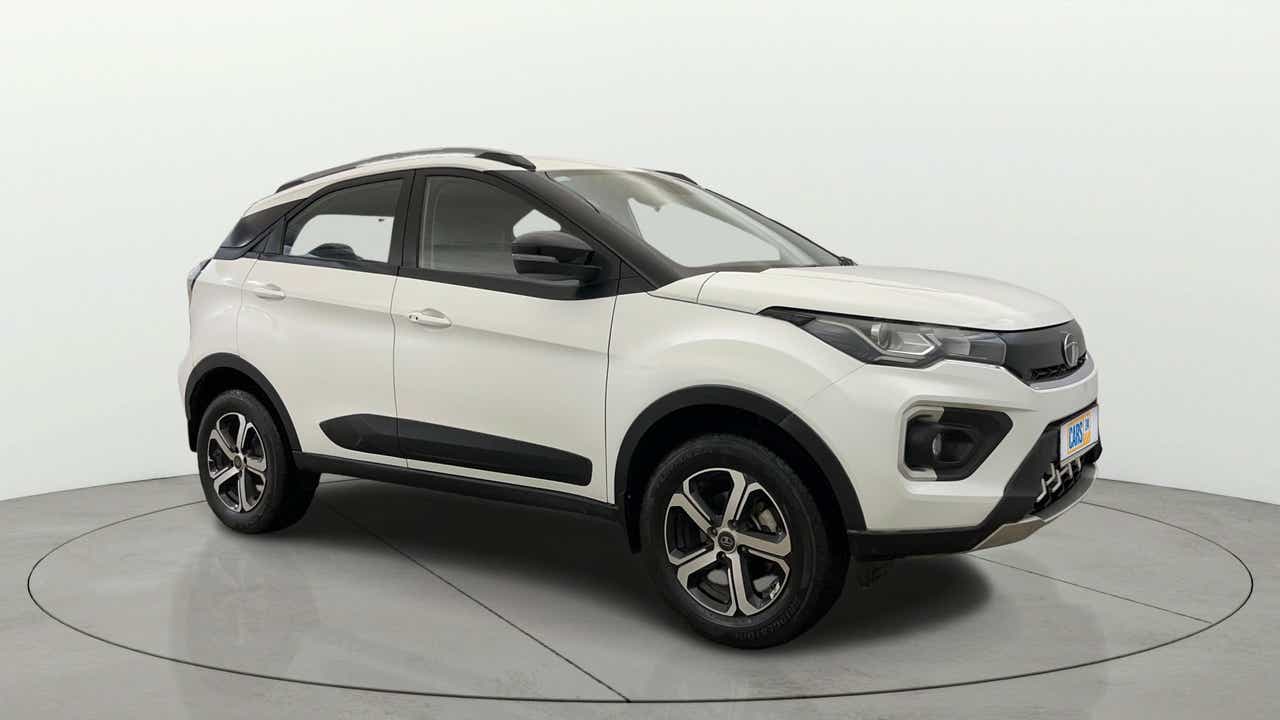 Front three-quarter view of a Tata Nexon 2017-2023