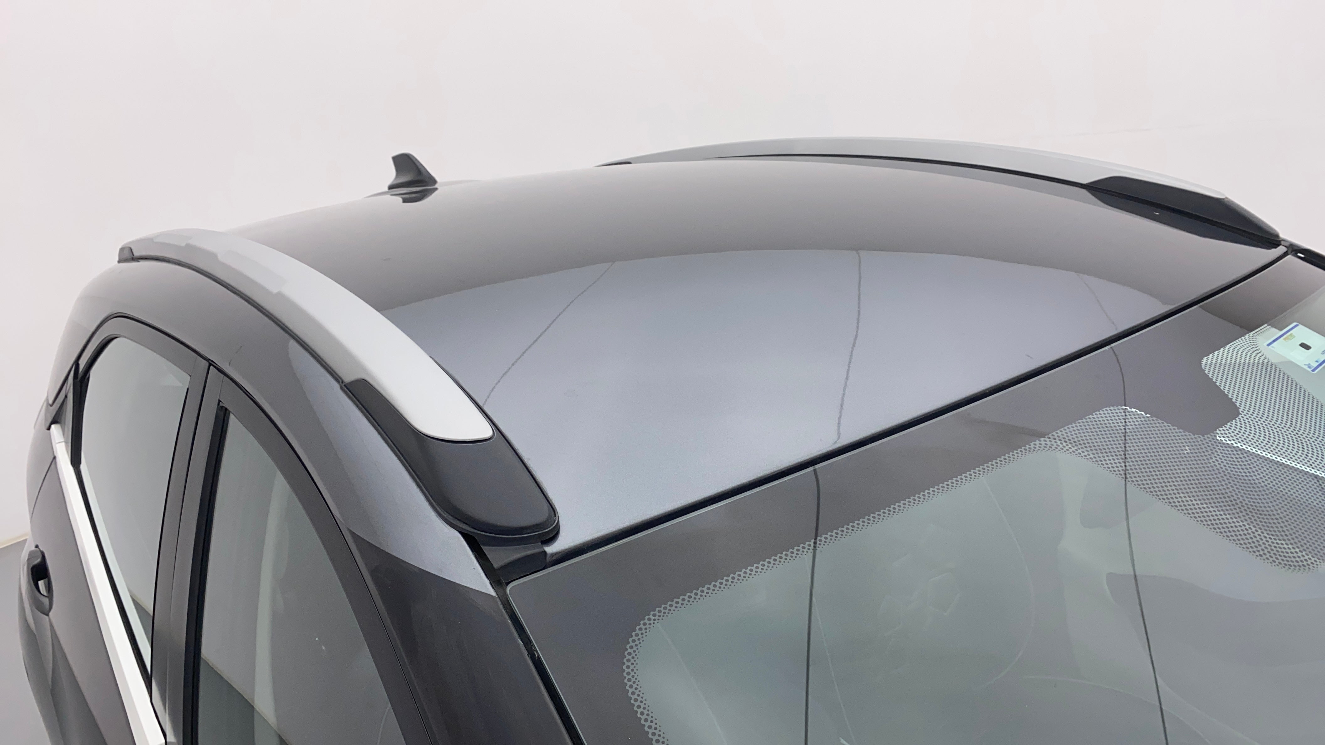 Roof and roof rails view of a Tata Nexon 2017-2023