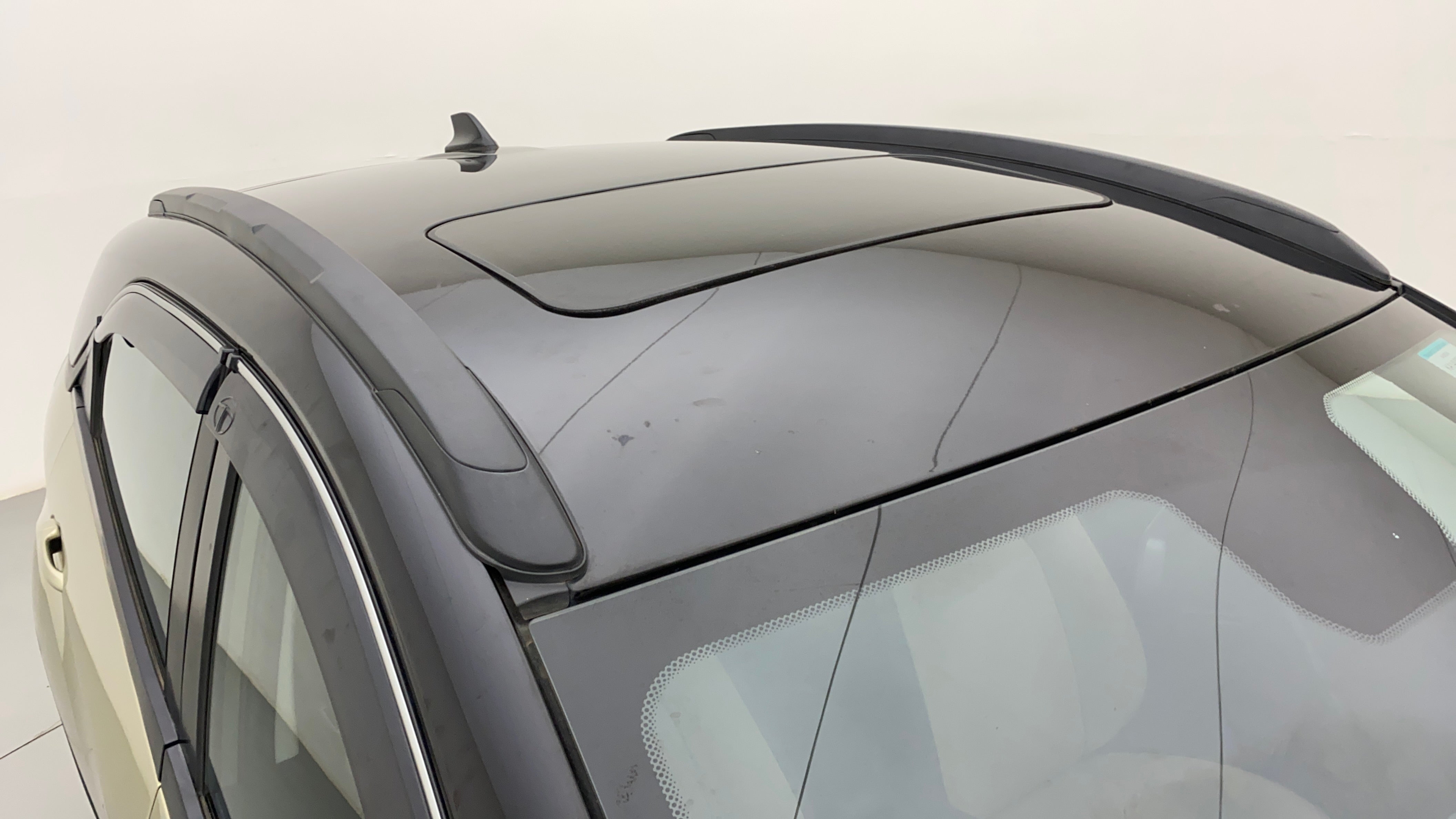 Sunroof and roof rails of a Tata Nexon 2017-2023
