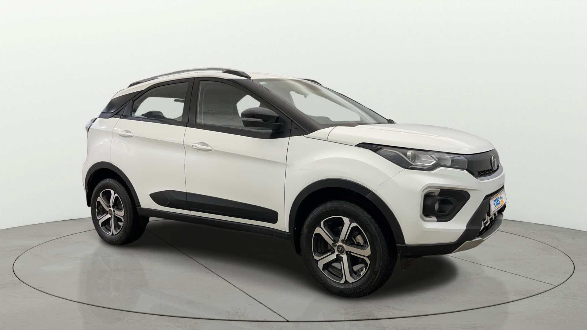 Front side view of a Tata Nexon 2017-2023