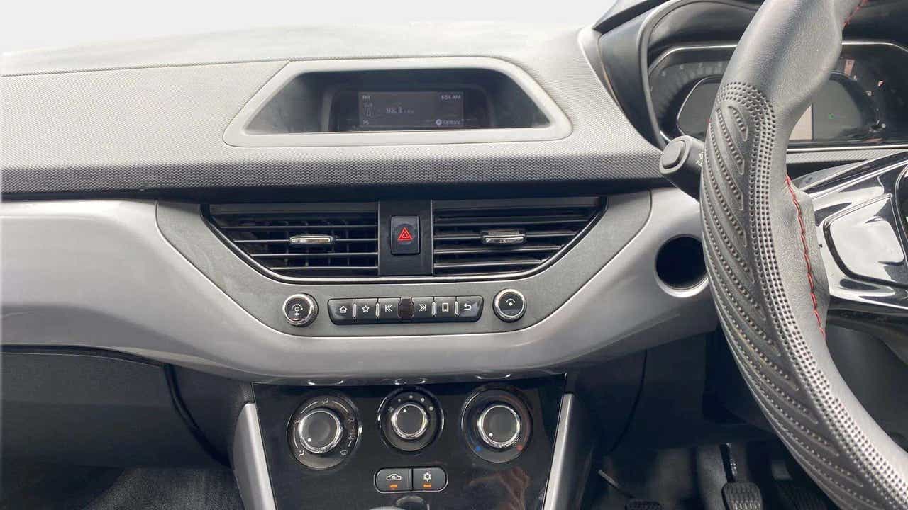 Dashboard view of a Tata Nexon 2017-2023