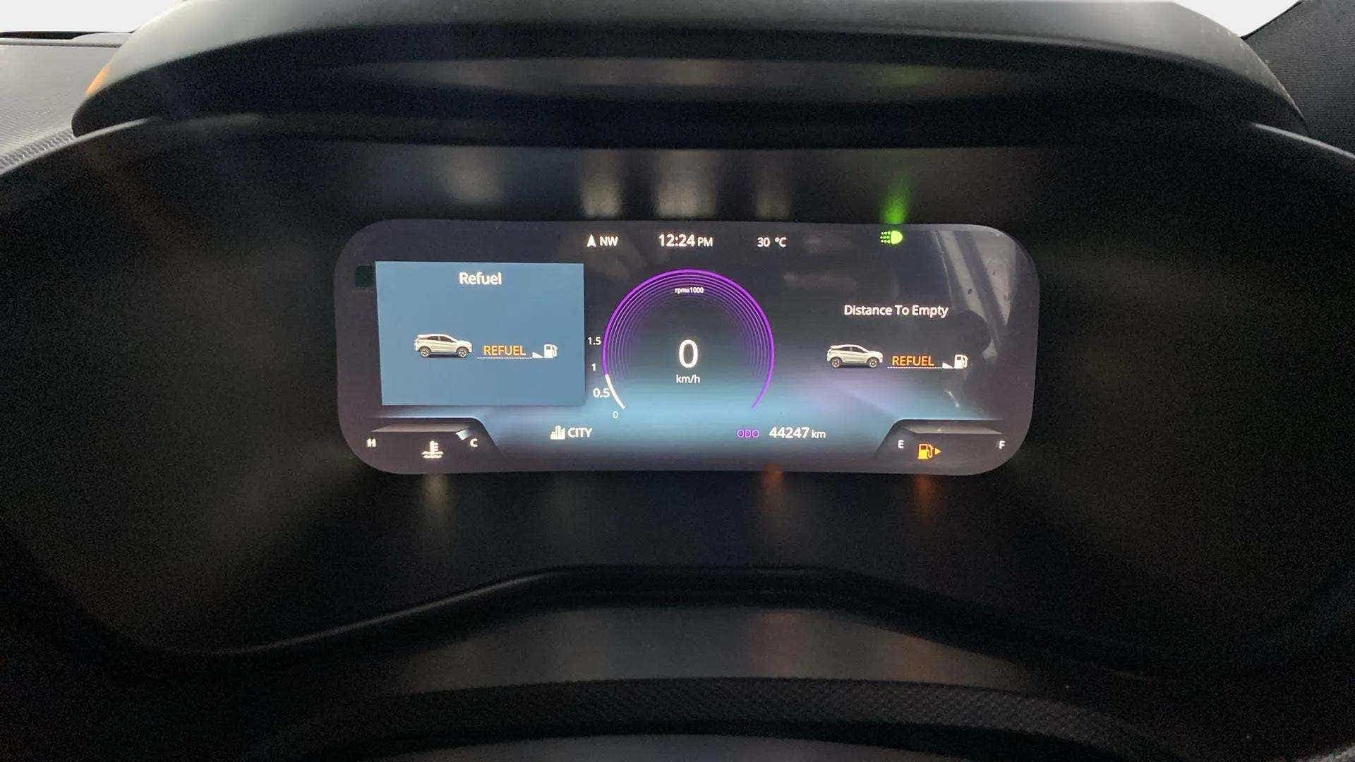 Instrument cluster display of a Tata Nexon 2017-2023
