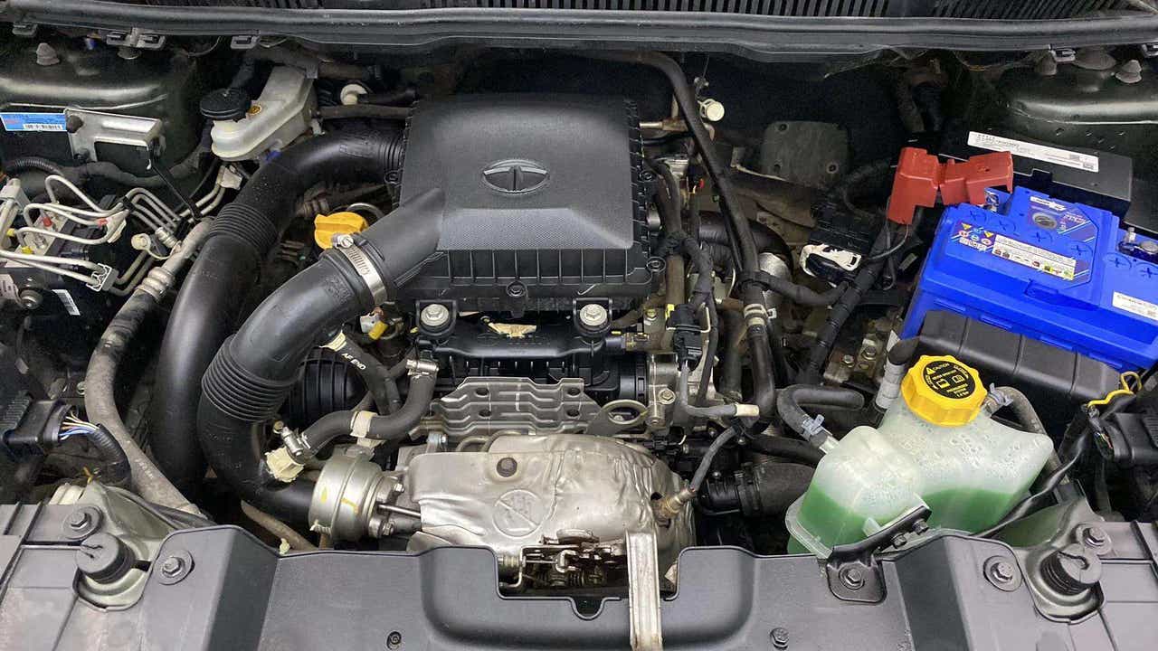 Engine bay of a Tata Nexon 2017-2023