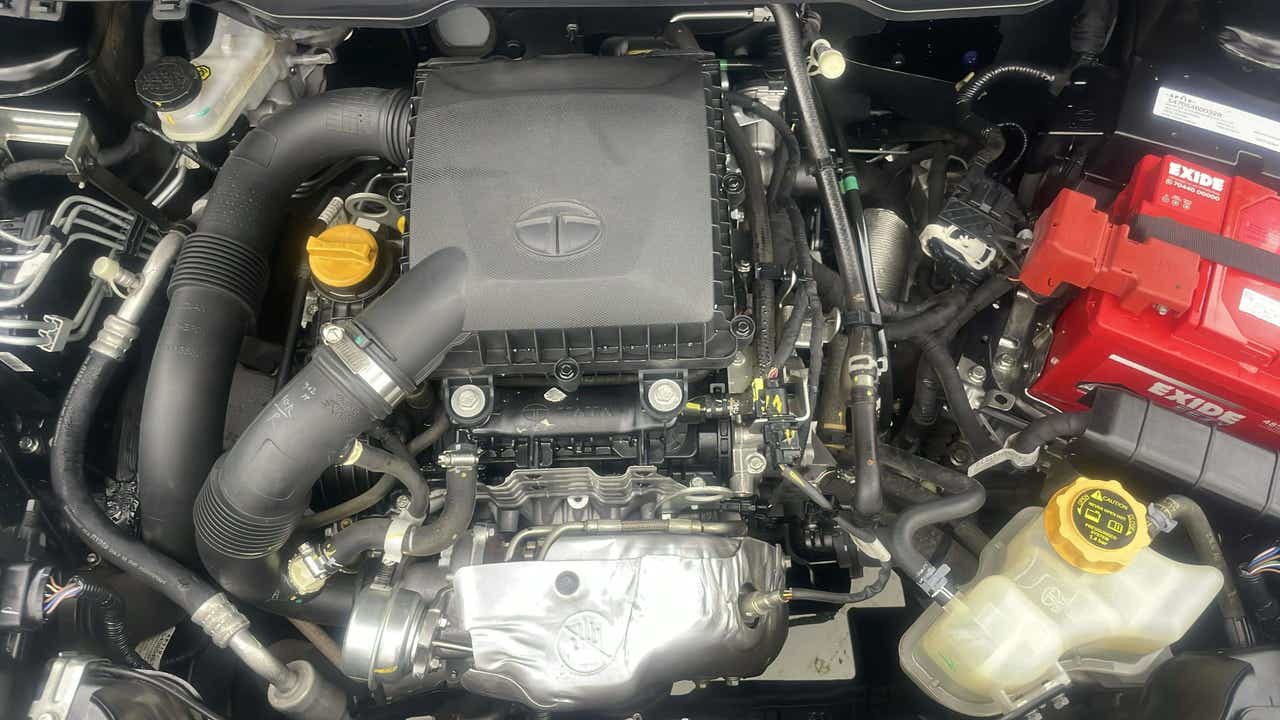 Engine bay of a Tata Nexon 2017-2023