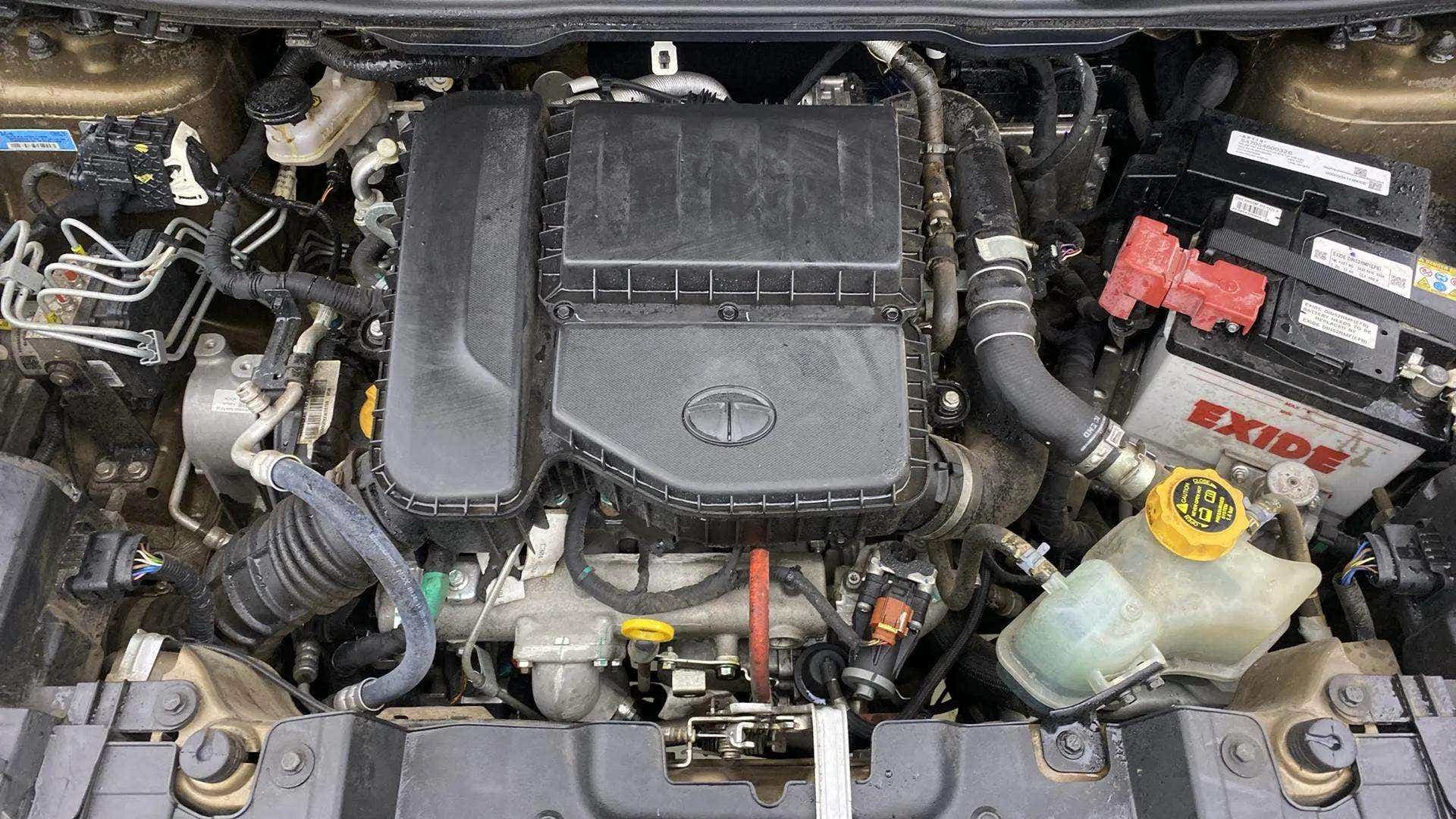 Engine bay of a Tata Nexon 2017-2023