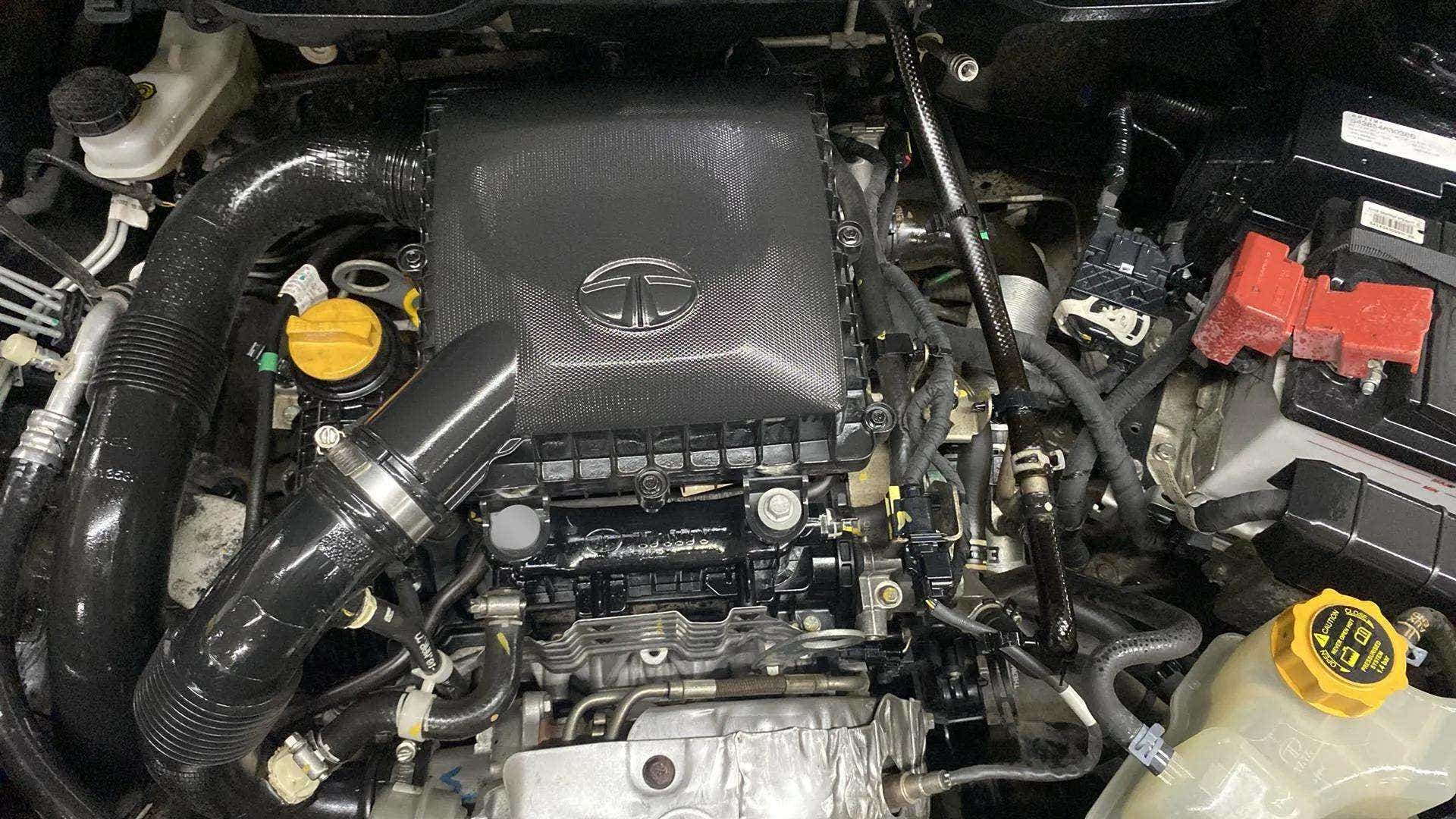 Engine bay of a Tata Nexon 2017-2023