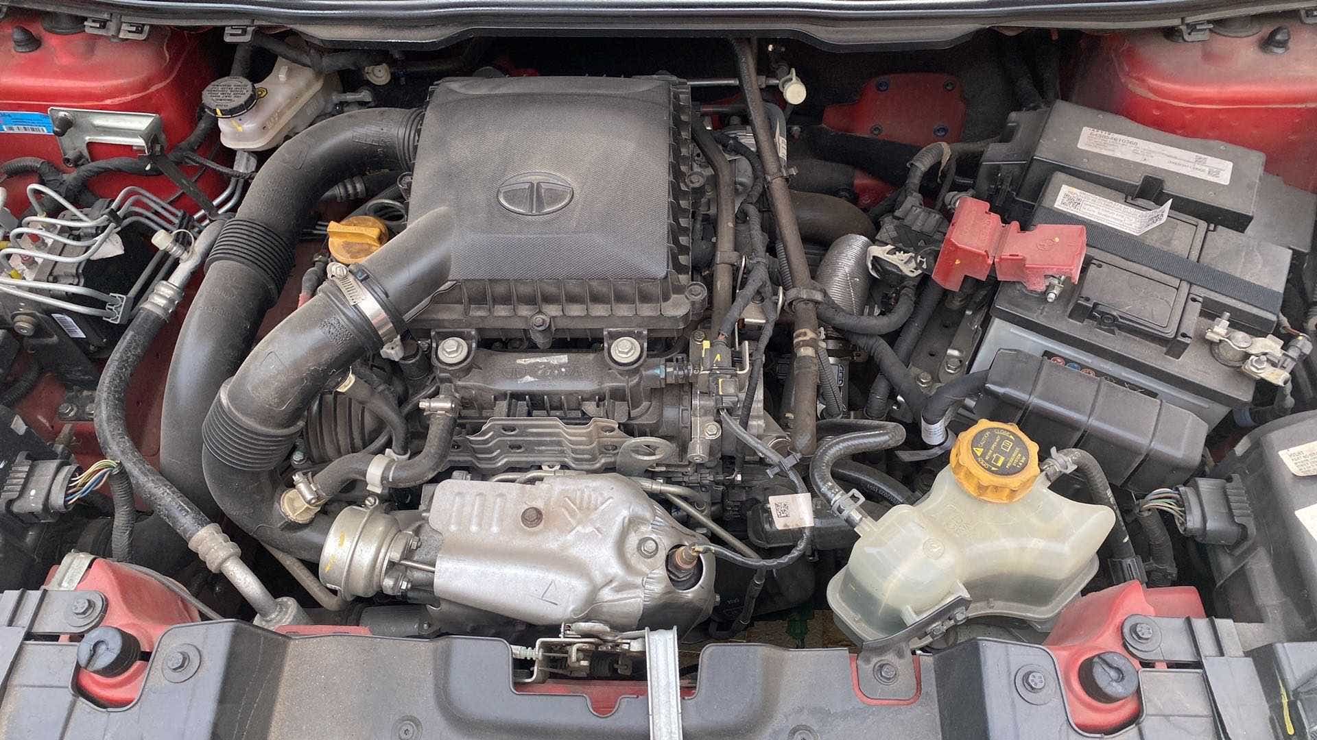 Engine bay of a Tata Nexon 2017-2023
