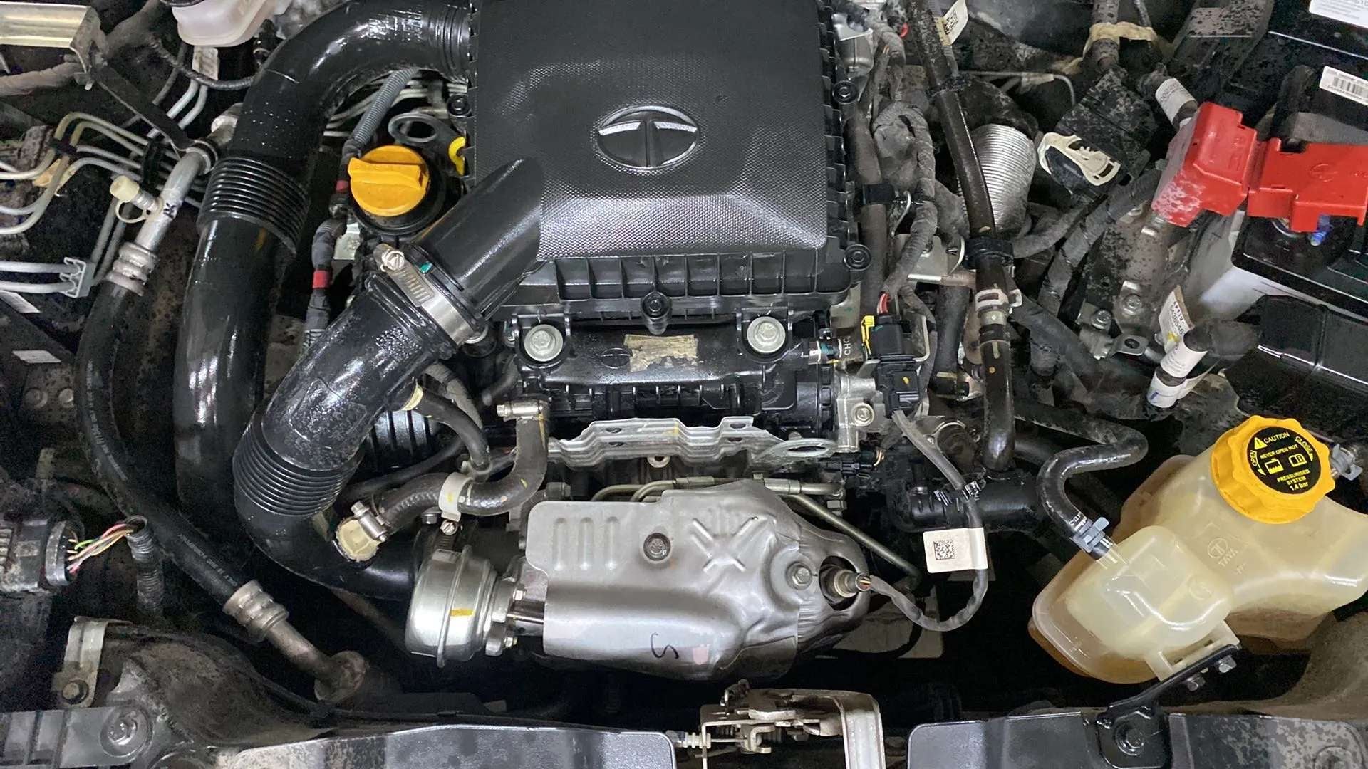 Engine bay view of a Tata Nexon 2017-2023