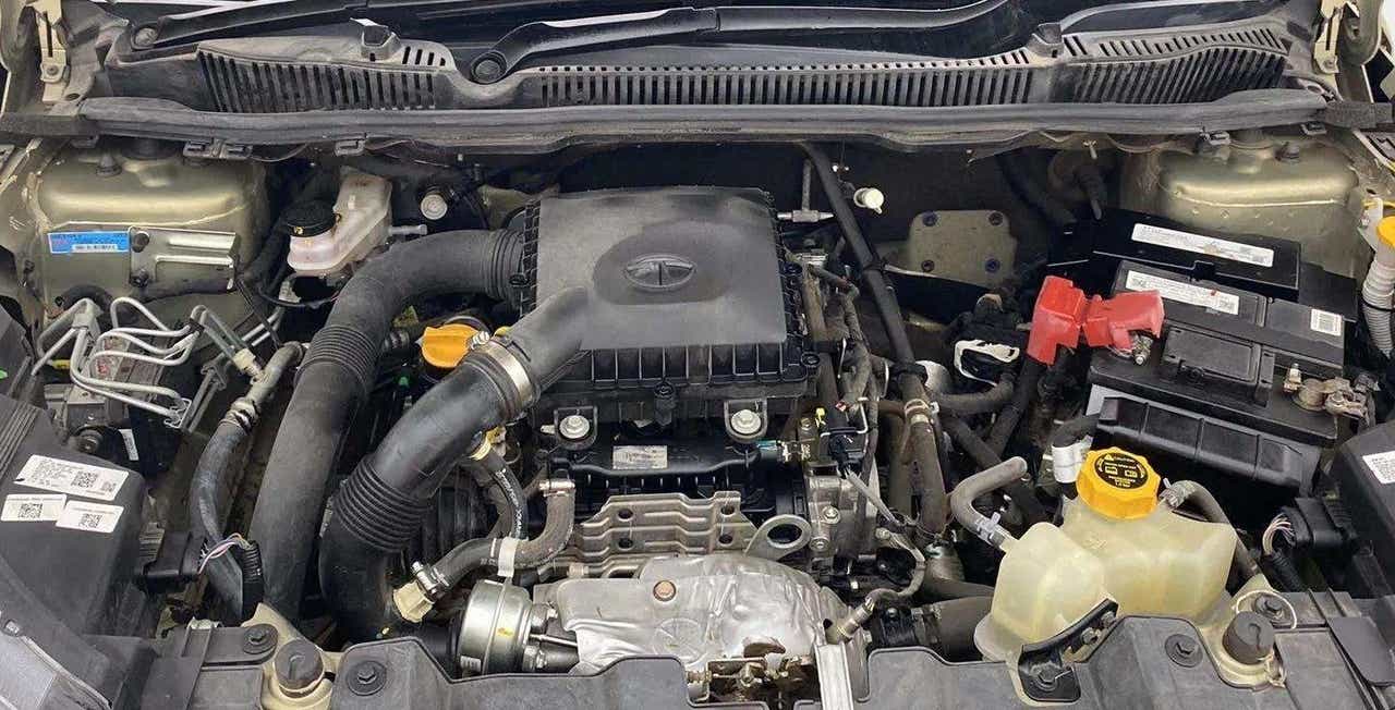 Engine bay of a Tata Nexon 2017-2023