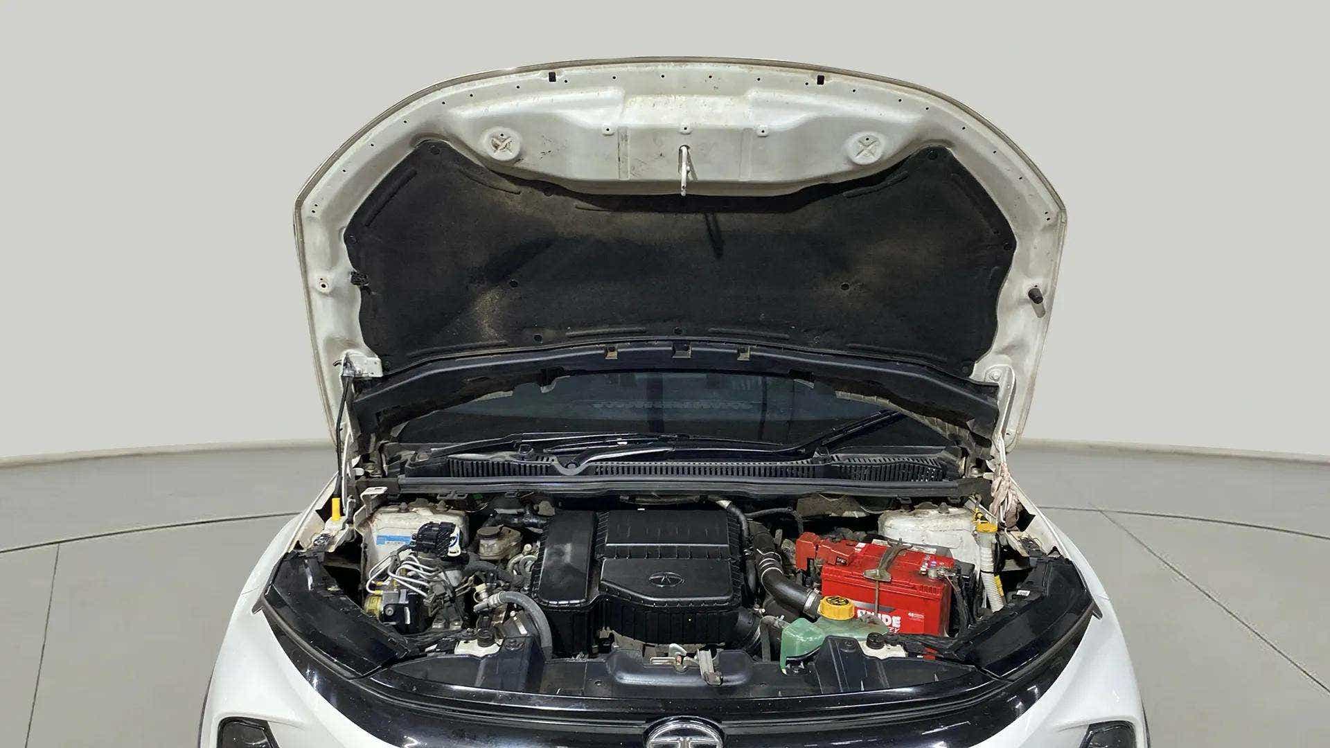 Engine bay of a Tata Nexon 2017-2023
