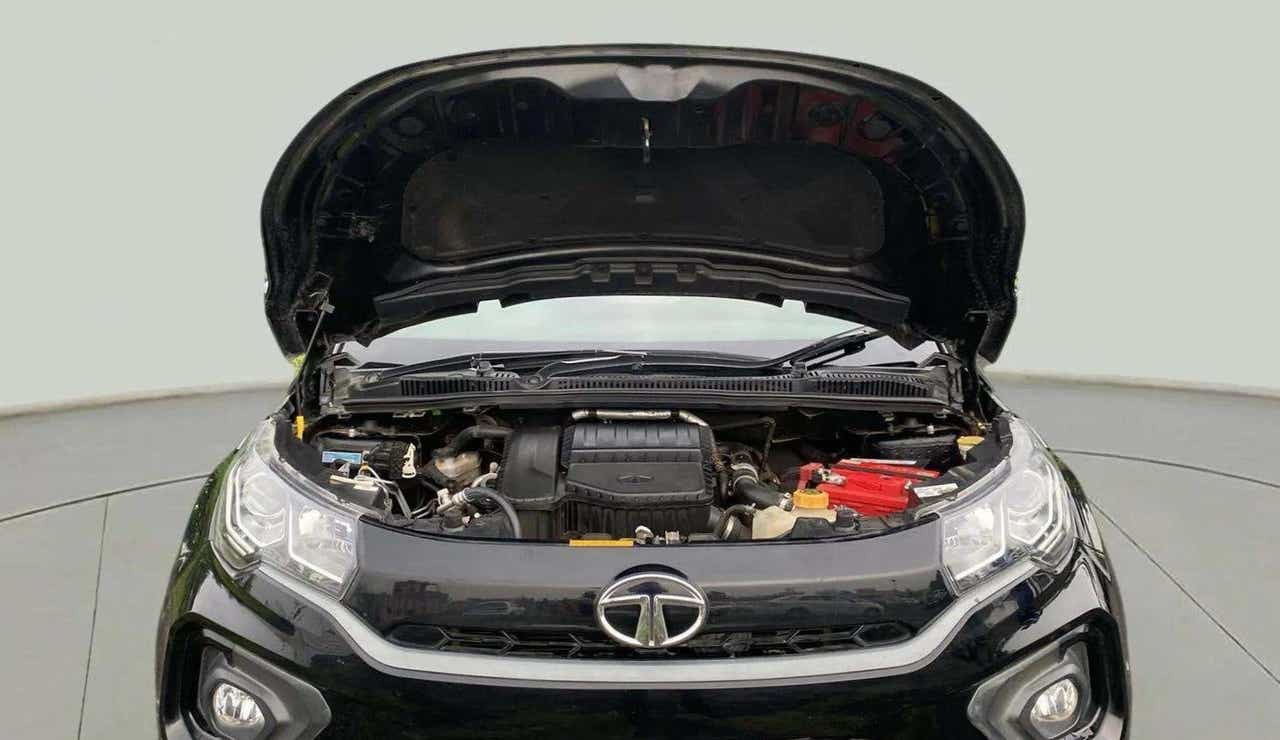 Engine bay view of a Tata Nexon 2017-2023
