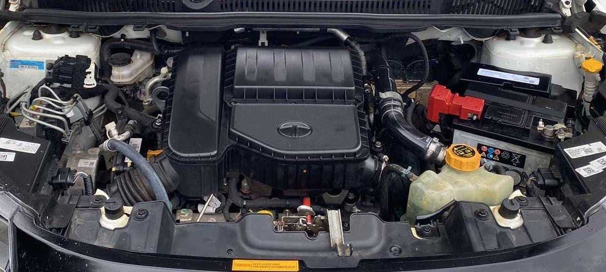 Engine bay of a Tata Nexon 2017-2023