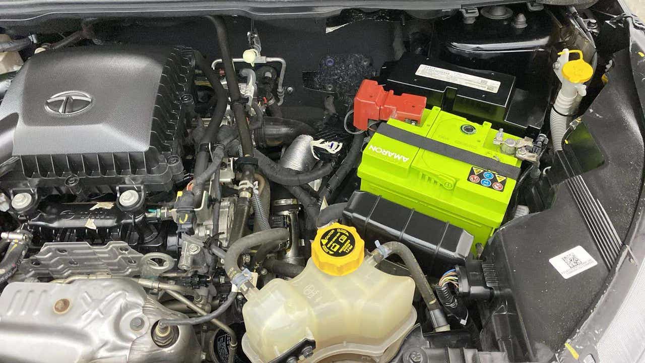 Engine bay of a Tata Nexon 2017-2023