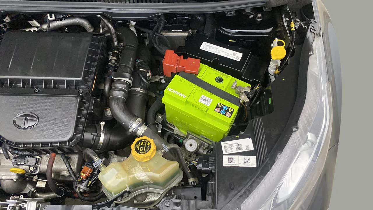 Engine bay of a Tata Nexon 2017-2023