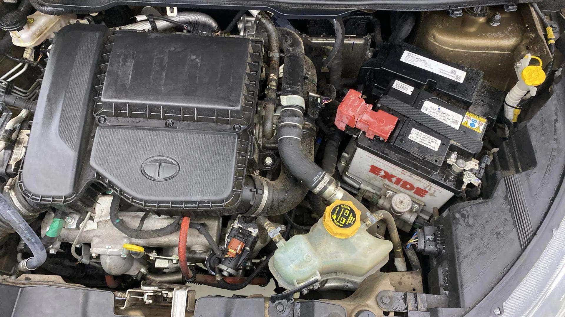 Engine bay of a Tata Nexon 2017-2023
