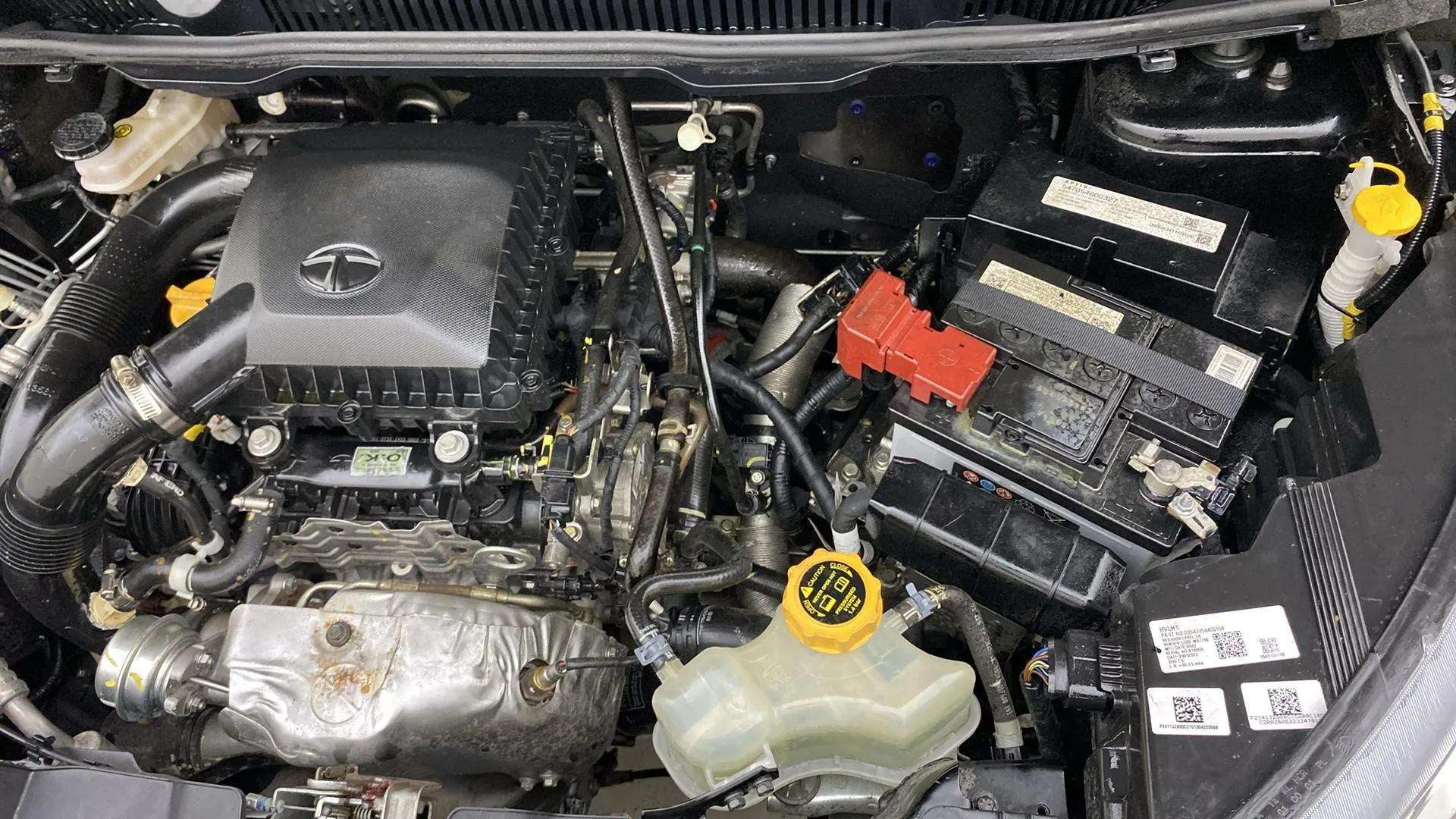 Engine bay of a Tata Nexon 2017-2023