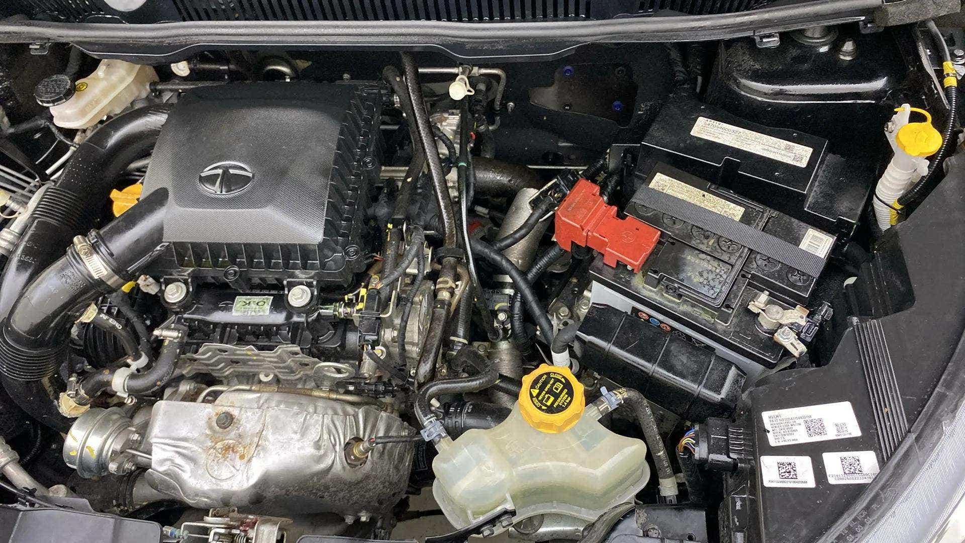 Engine bay of a Tata Nexon 2017-2023