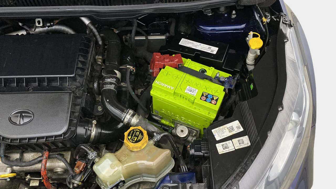 Engine bay of a Tata Nexon 2017-2023