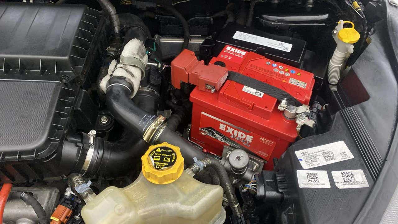 Engine bay view of a Tata Nexon 2017-2023