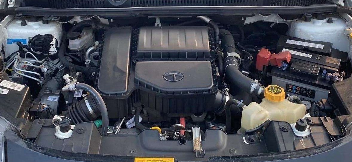 Engine bay of a Tata Nexon 2017-2023