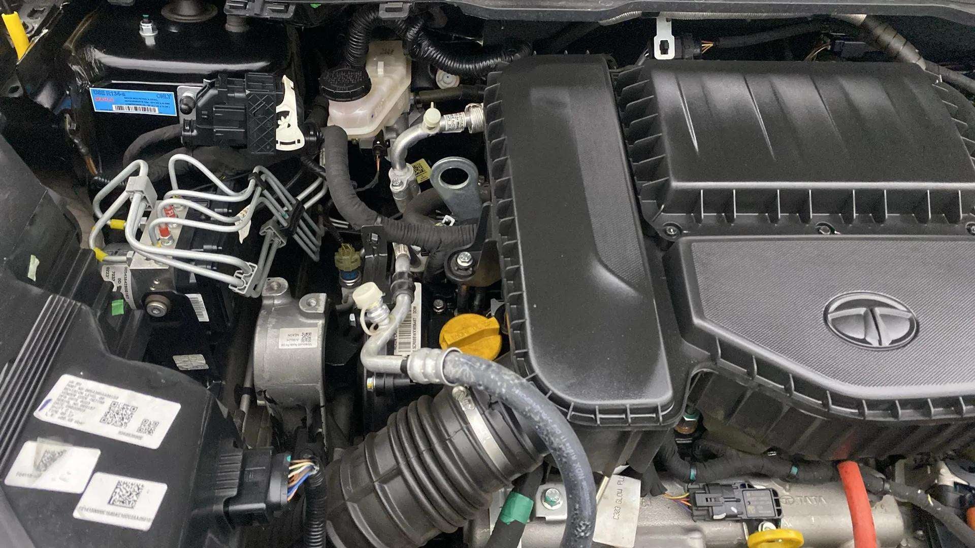 Engine bay of a Tata Nexon 2017-2023