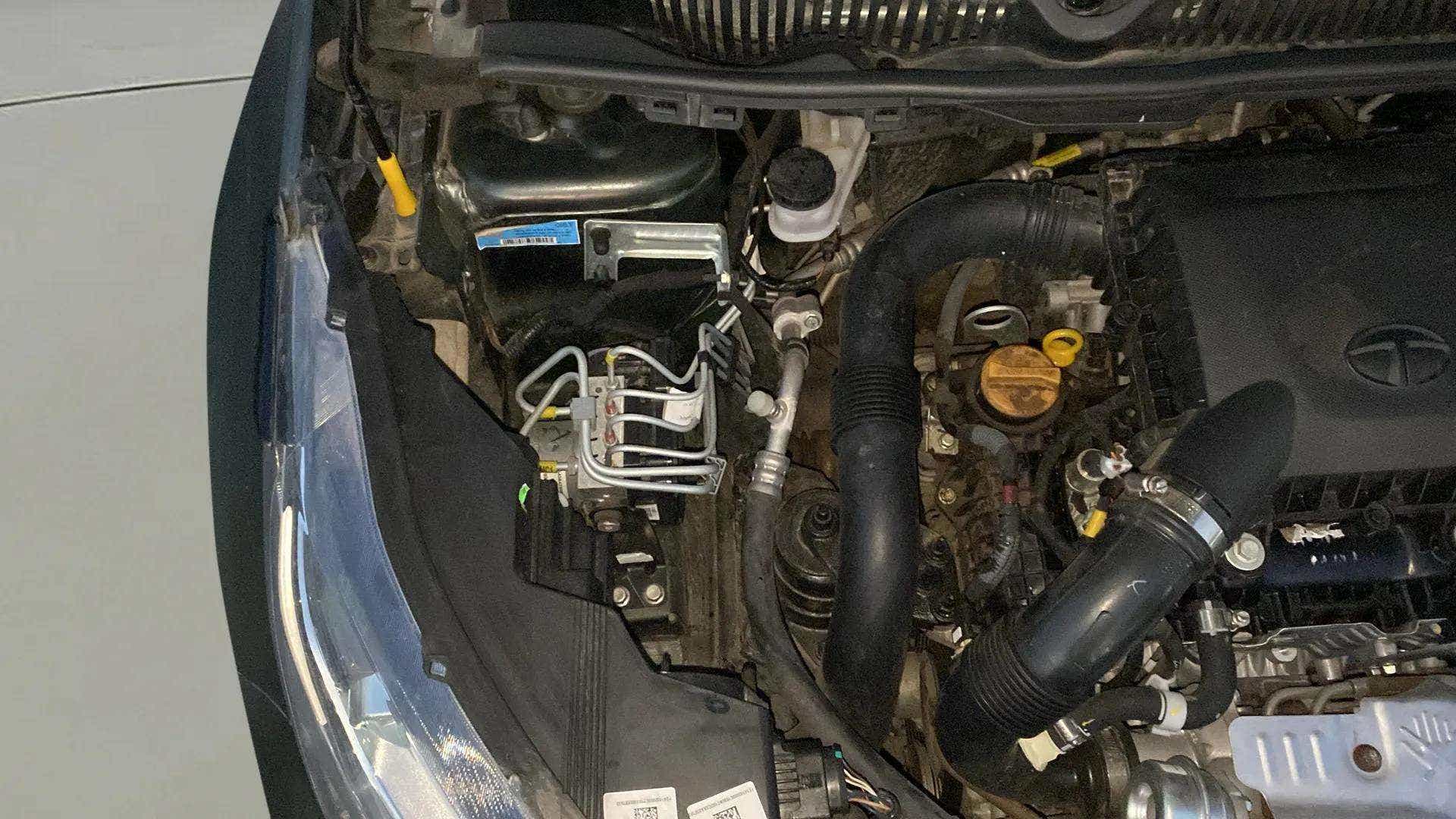 Engine bay of a Tata Nexon 2017-2023