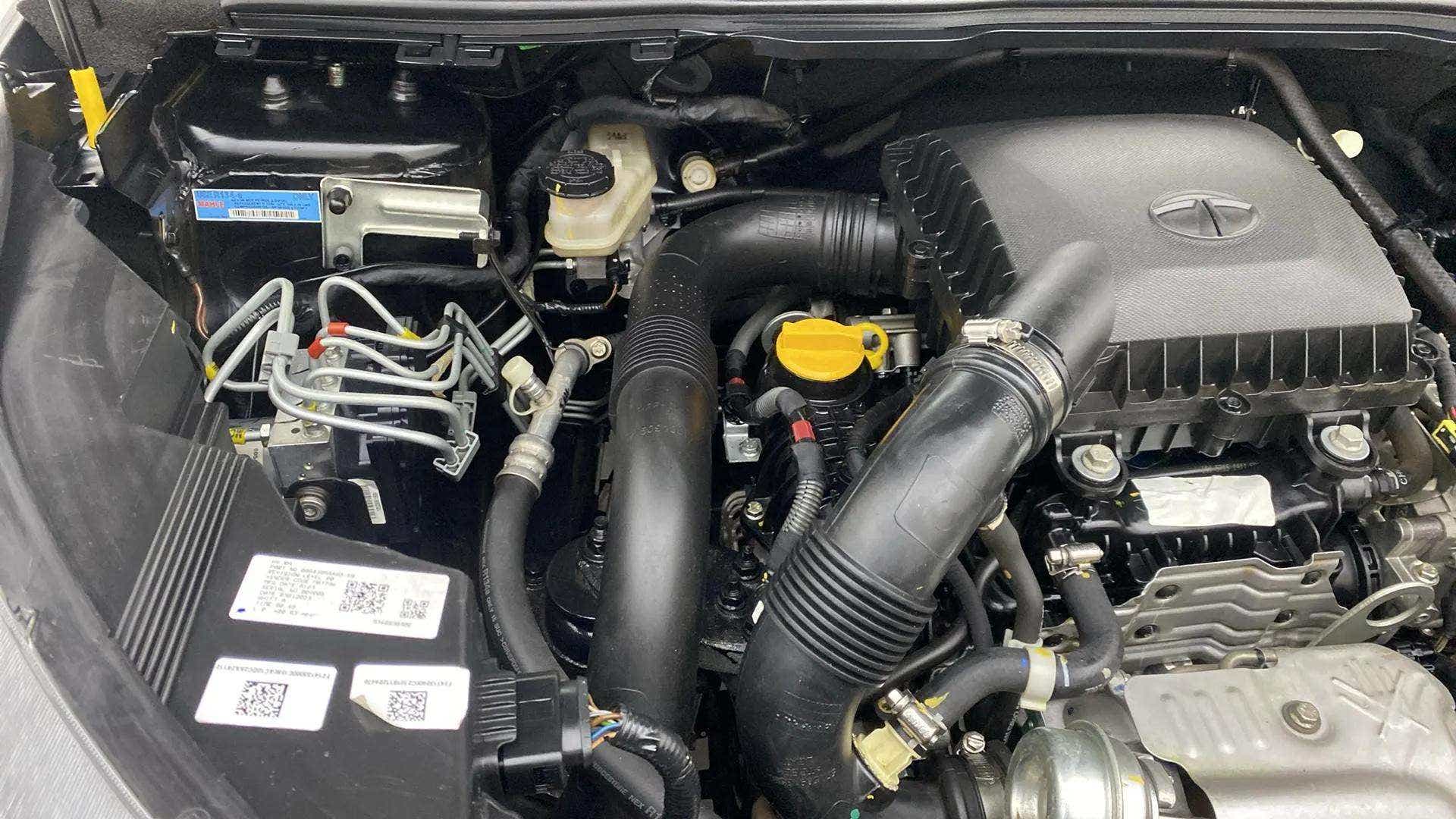 Engine bay view of a Tata Nexon 2017-2023