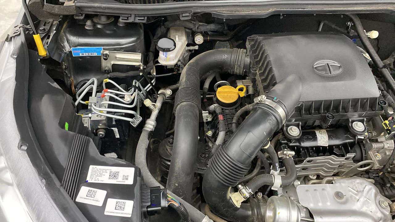 Engine bay of a Tata Nexon 2017-2023