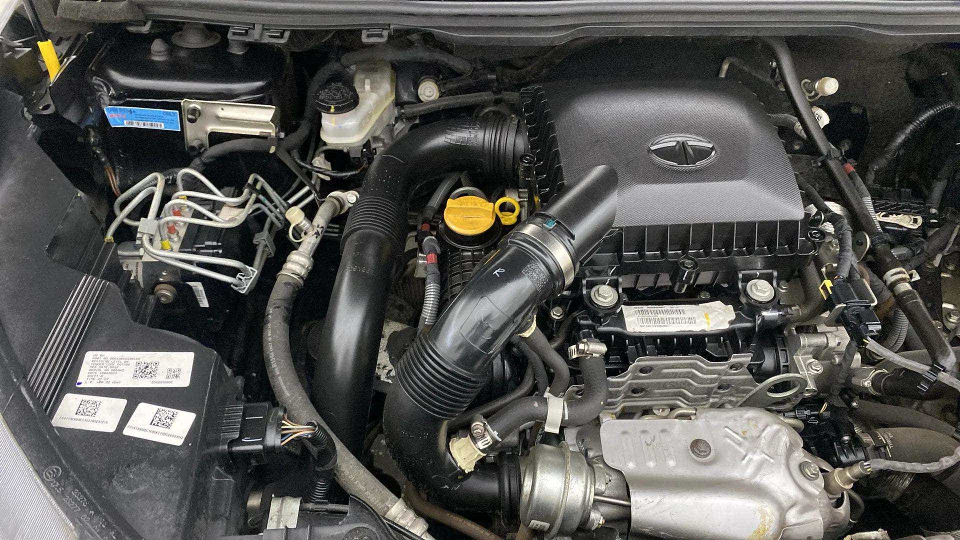 Engine bay of a Tata Nexon 2017-2023