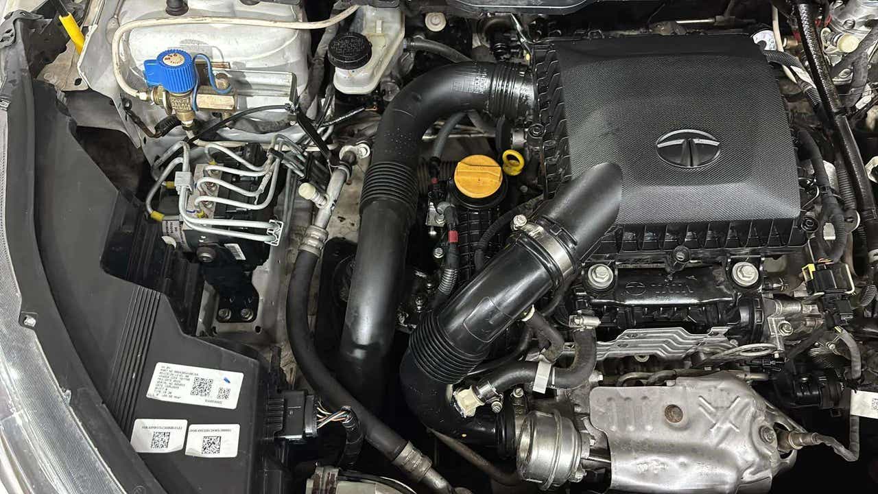 Engine bay of a Tata Nexon 2017-2023