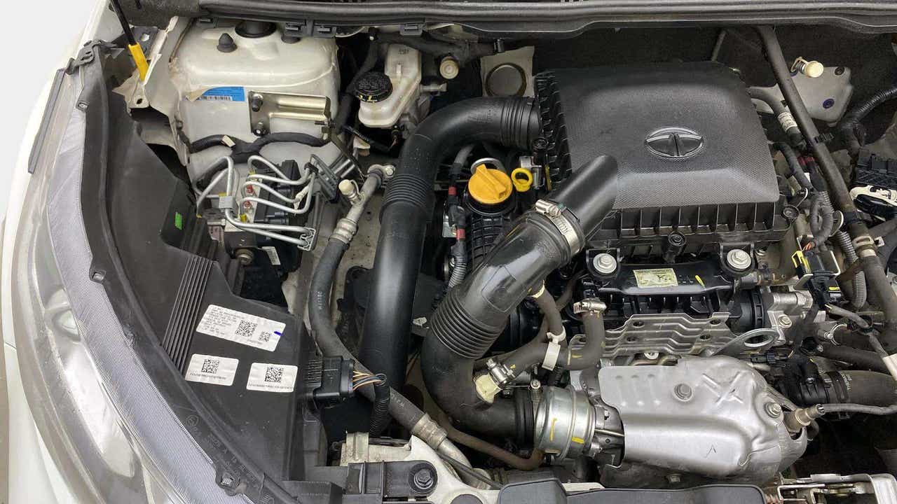 Engine bay of a Tata Nexon 2017-2023