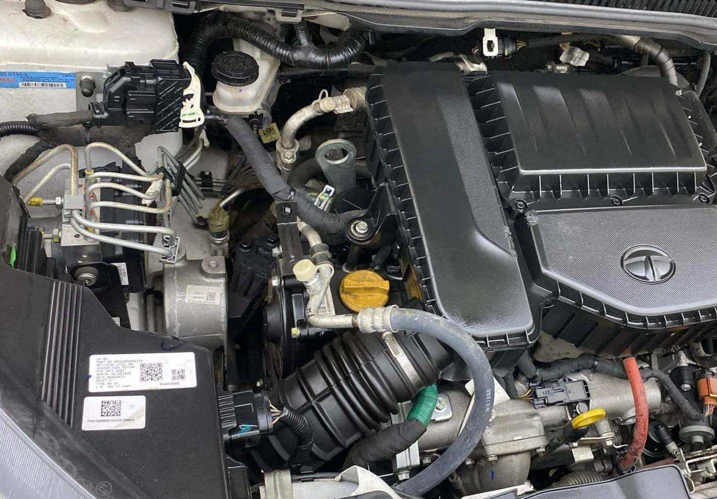 Engine bay of a Tata Nexon 2017-2023