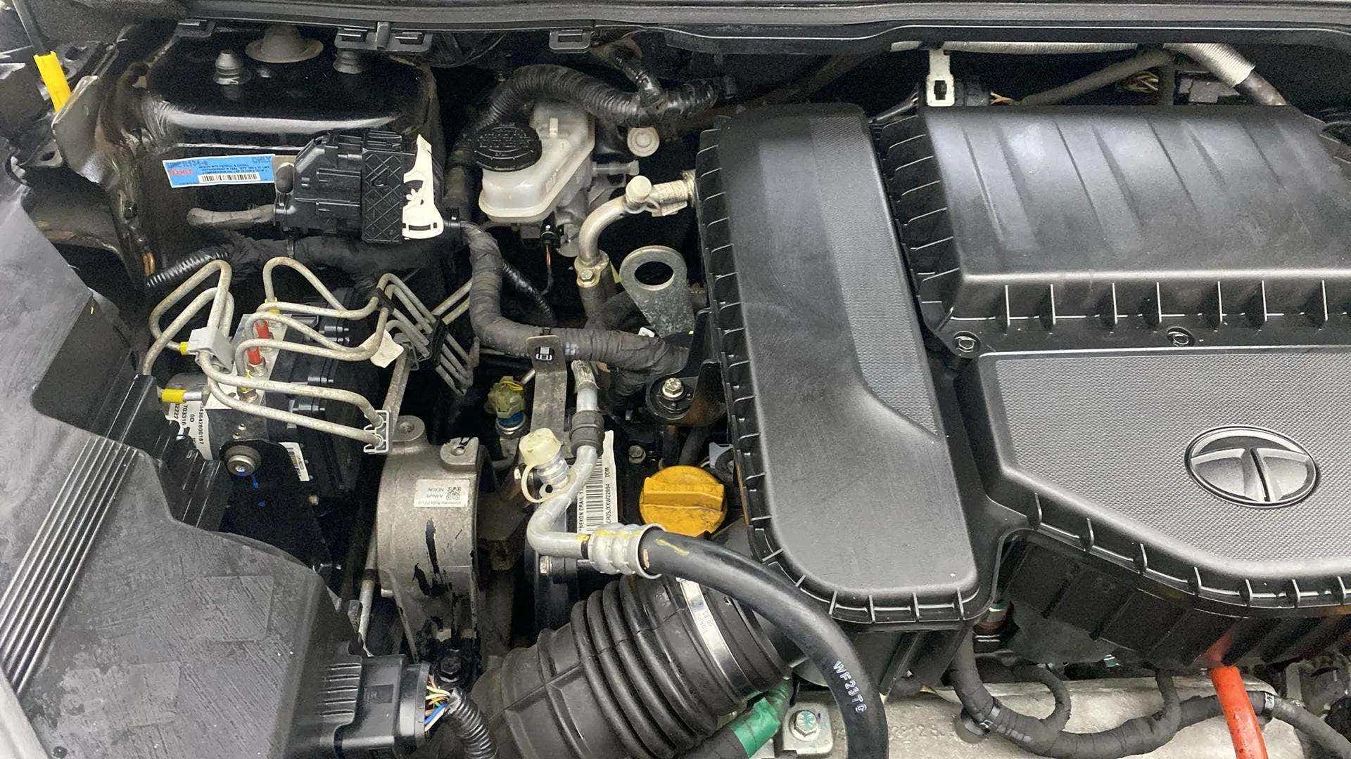 Engine bay of a Tata Nexon 2017-2023