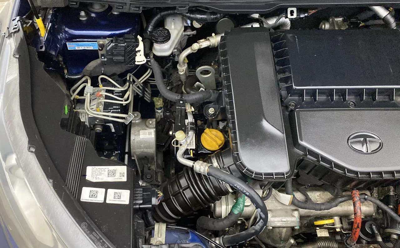 Engine bay of a Tata Nexon 2017-2023