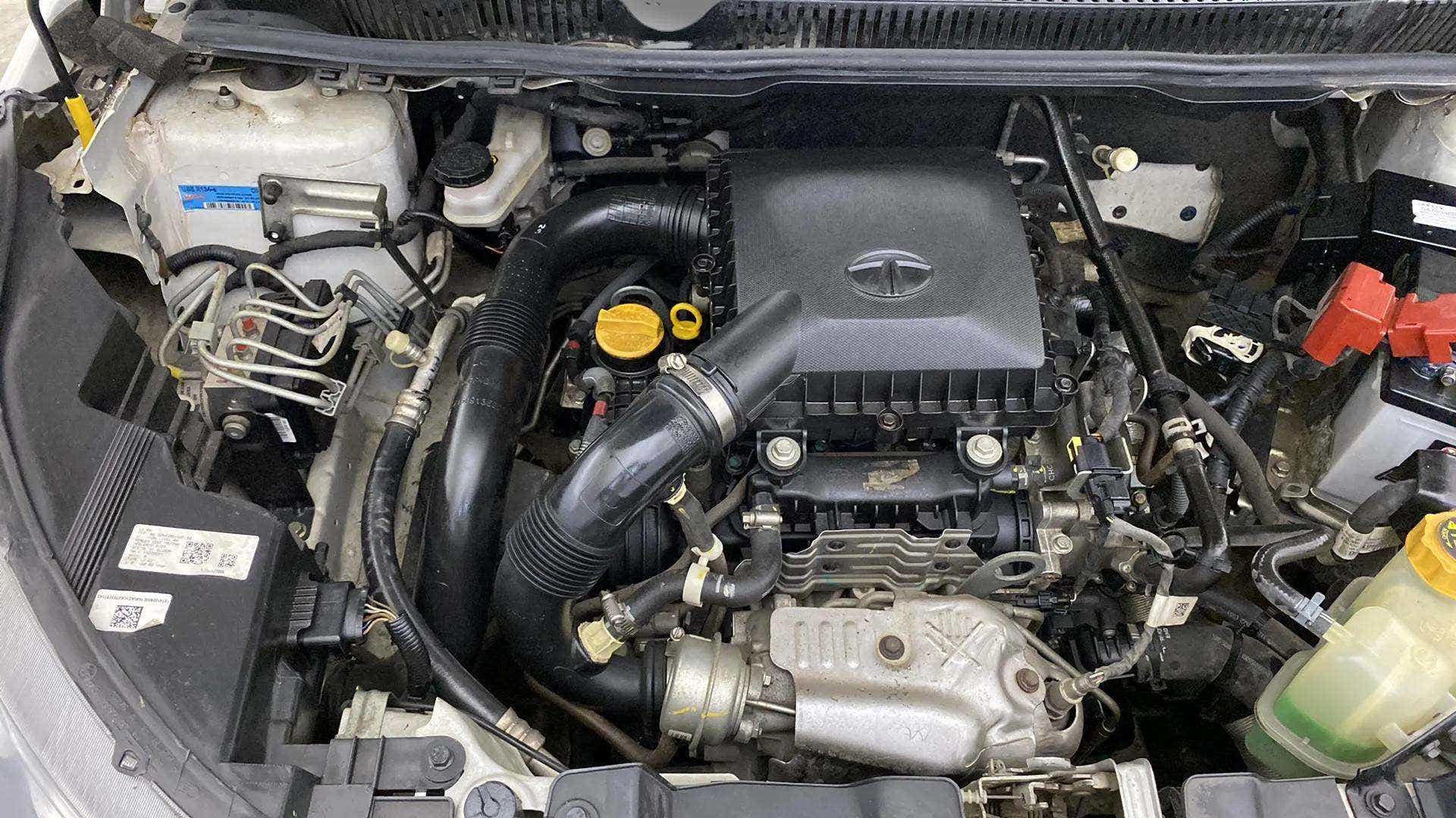 Engine bay of a Tata Nexon 2017-2023