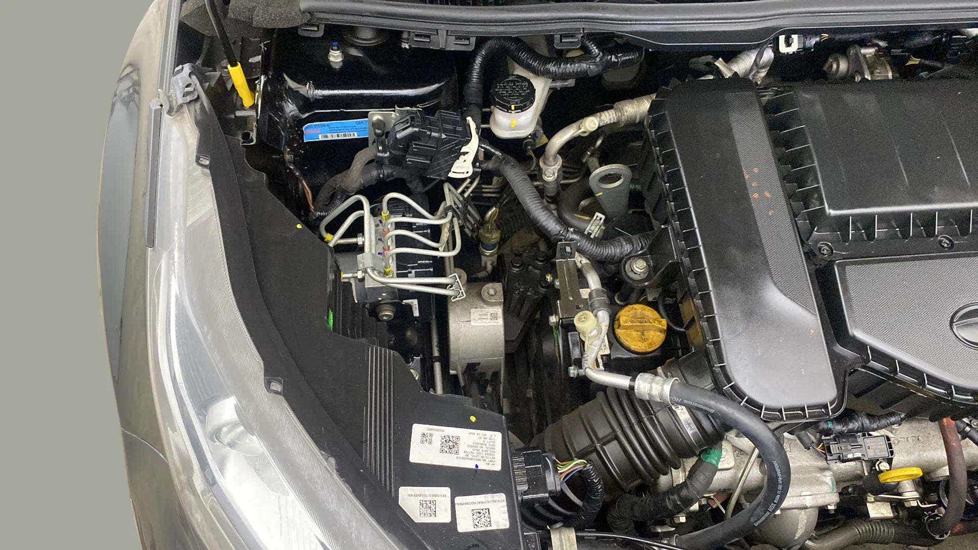 Engine bay of a Tata Nexon 2017-2023