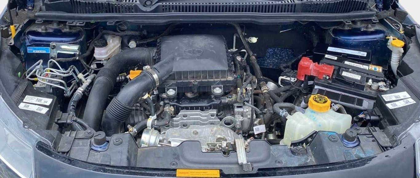 Engine bay of a Tata Nexon 2017-2023
