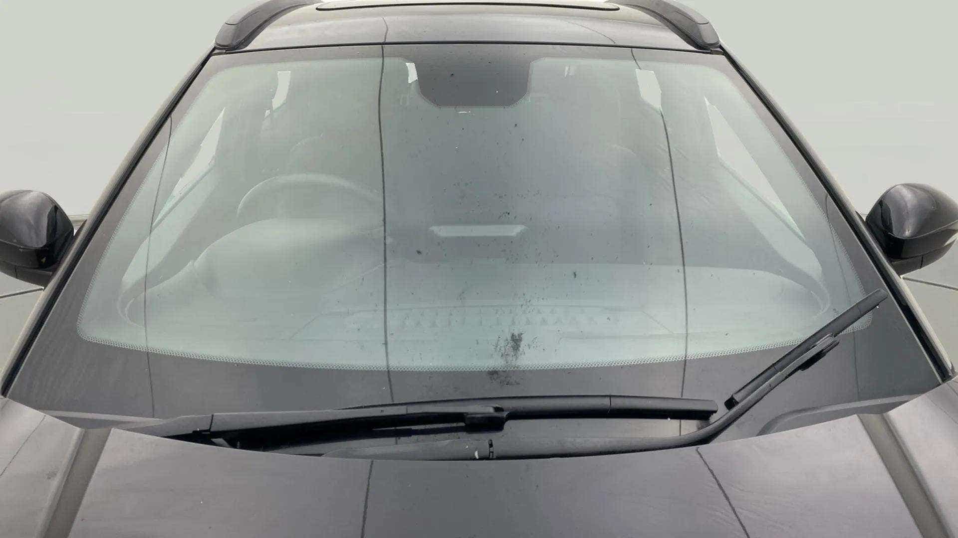 Windscreen and wipers of a Tata Nexon 2017-2023