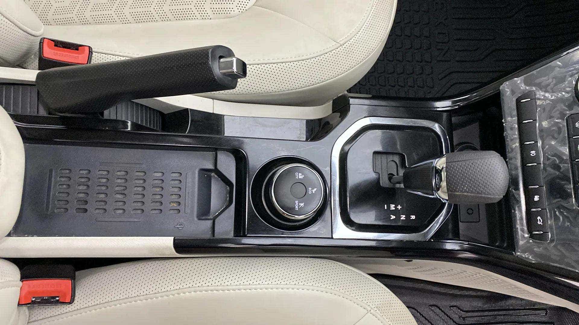 Center console and gear lever area of a Tata Nexon 2017-2023