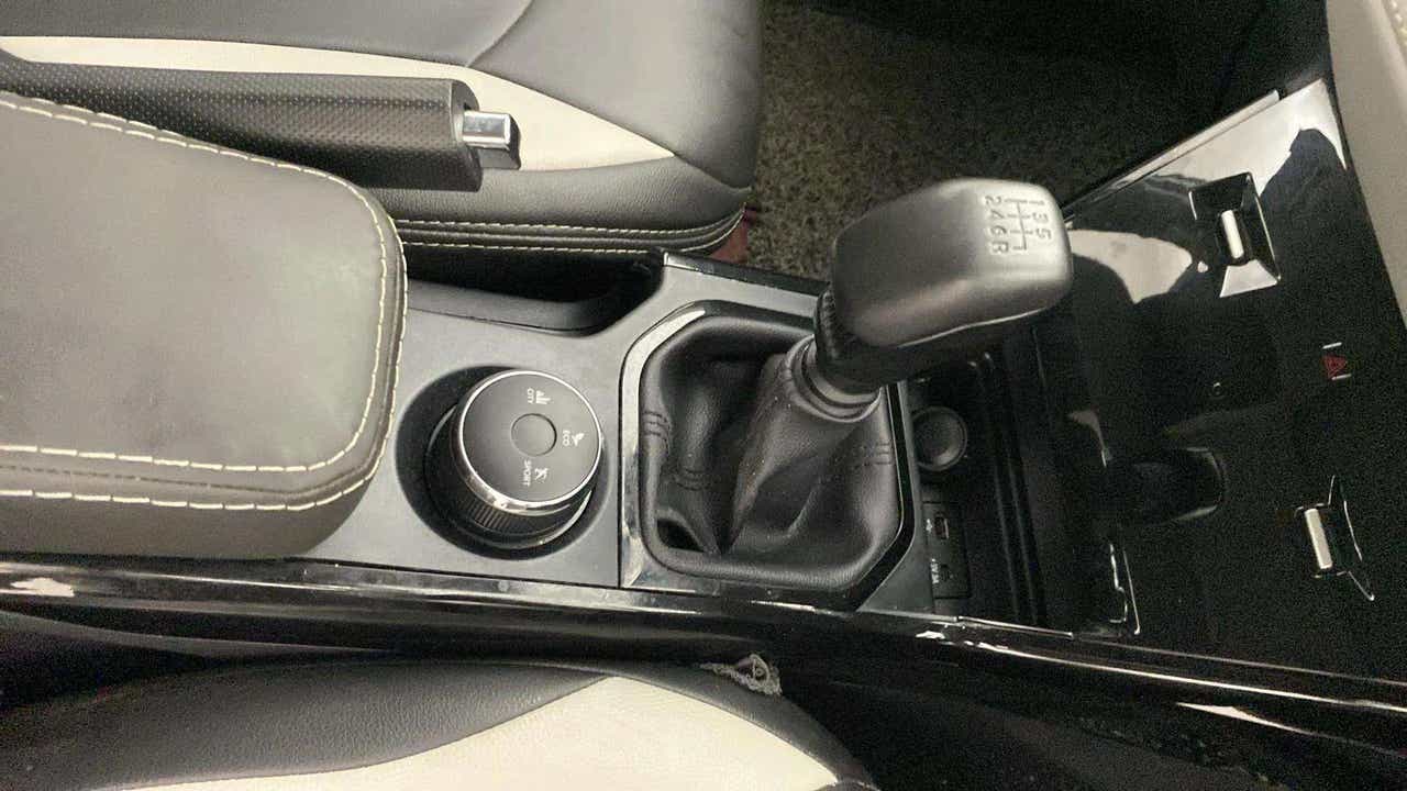 Gear lever and central console of a Tata Nexon 2017-2023